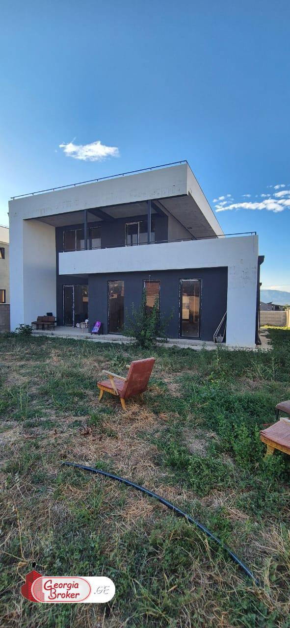 продается дом новостройка 6-комнат